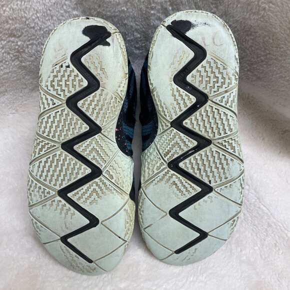 80's Retro Kids Sneaks 6.5YNike Kyrie 4 Part of Decades Pack, AA2897-007 - Picture 9 of 12